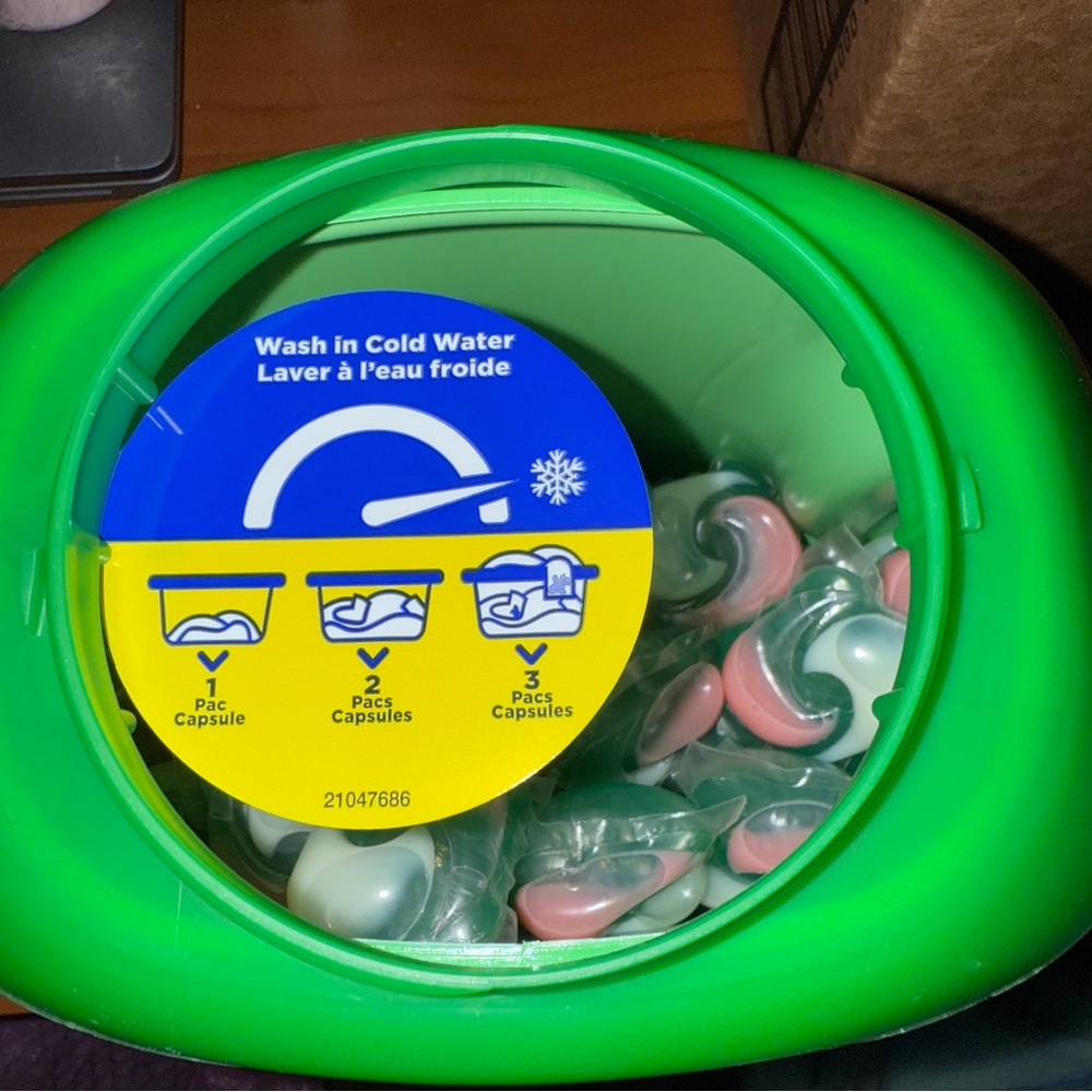 Limited Edition WICKED Gain Laundry Detergent Pods - Picture 2 of 4